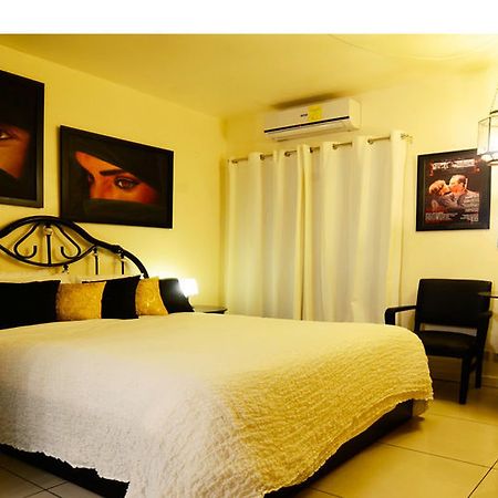 タギッグ Casa Amapola Manila Bed & Breakfast エクステリア 写真