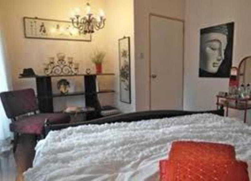 タギッグ Casa Amapola Manila Bed & Breakfast エクステリア 写真